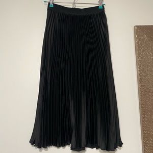 HM pleated black skirt, size: XS